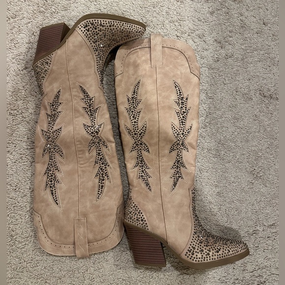 Western Boots Womens Size 7M with crystals Ivory Pull On Heeled Pointed Toe - Picture 4 of 7